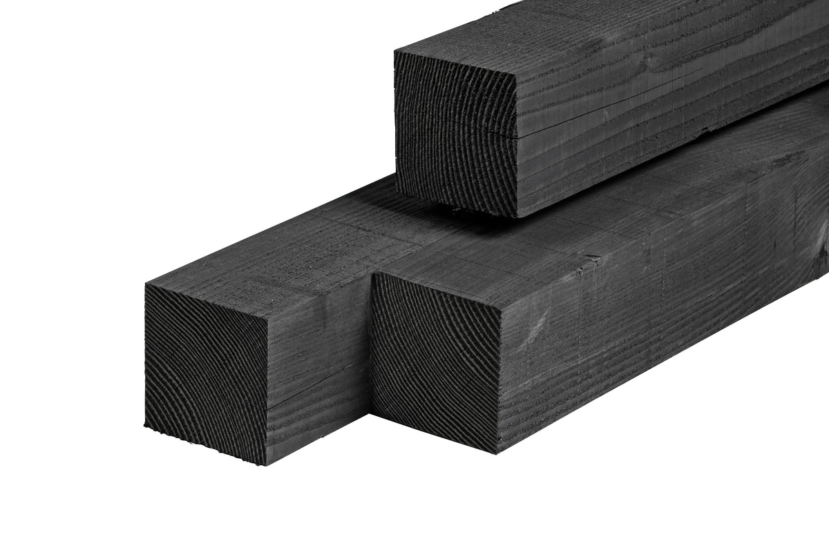 Douglas paal 9,0 x 9,0 x 300 cm, vers, zwart geïmpregneerd, fijnbezaagd, scherpkantig