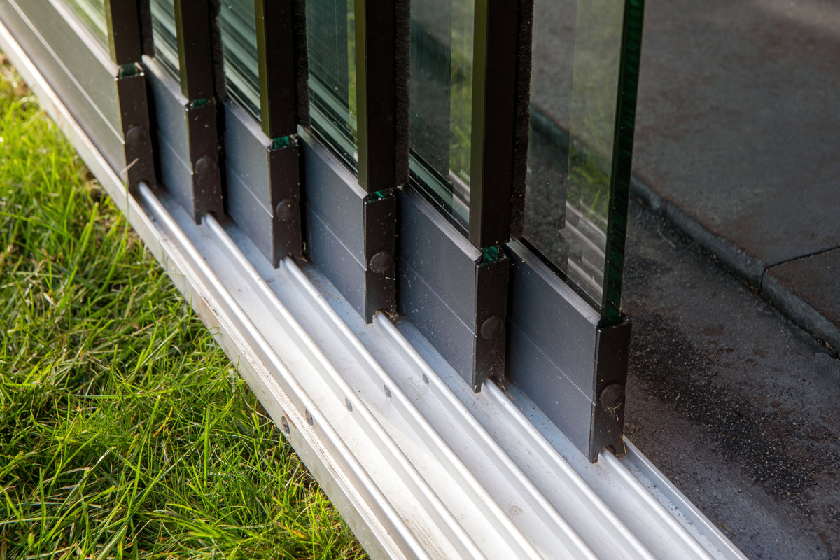 Glazenschuifwandset compleet - Inbouwhoogte 223-227cm - Paneelbreedte 98 cm - Breedte tot 578 cm - 6-sporig zwart RAL 9005