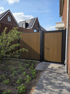 Enkele stalen poort, zwart gepoedercoat, fijnstructuur, incl. hang- en sluitwerk (t.b.v. profielen 21mm dik)