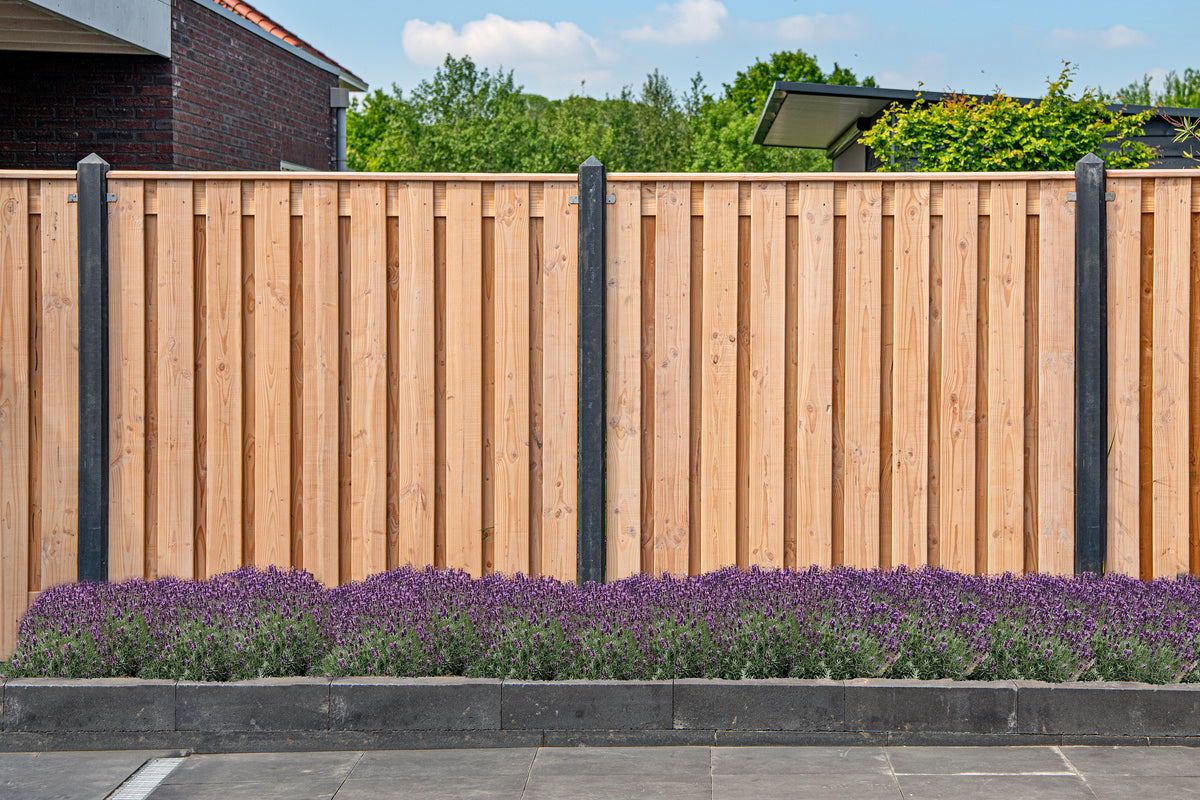 Tuinscherm Zwarte Woud, douglas, RVS-geschroefd, 21-planks (19+2) 180 x 180 cm