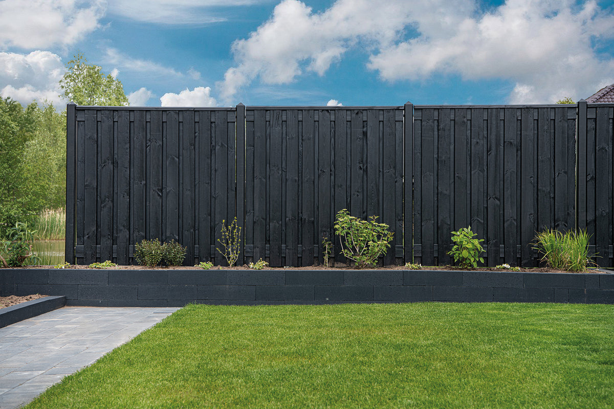 Tuinscherm Stuttgart, zwart gespoten vuren, RVS-geschroefd, 21-planks (19+2) 180 x 180 cm