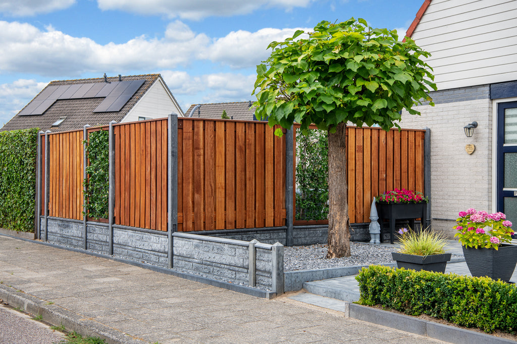 Tuinscherm Dronten, keruing hardhout, RVS-geschroefd, 21-planks (19+2) 180 x 180 cm
